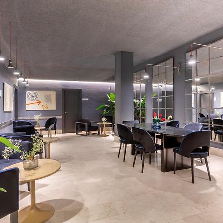 Suites Pamplona Plaza Exteriör bild