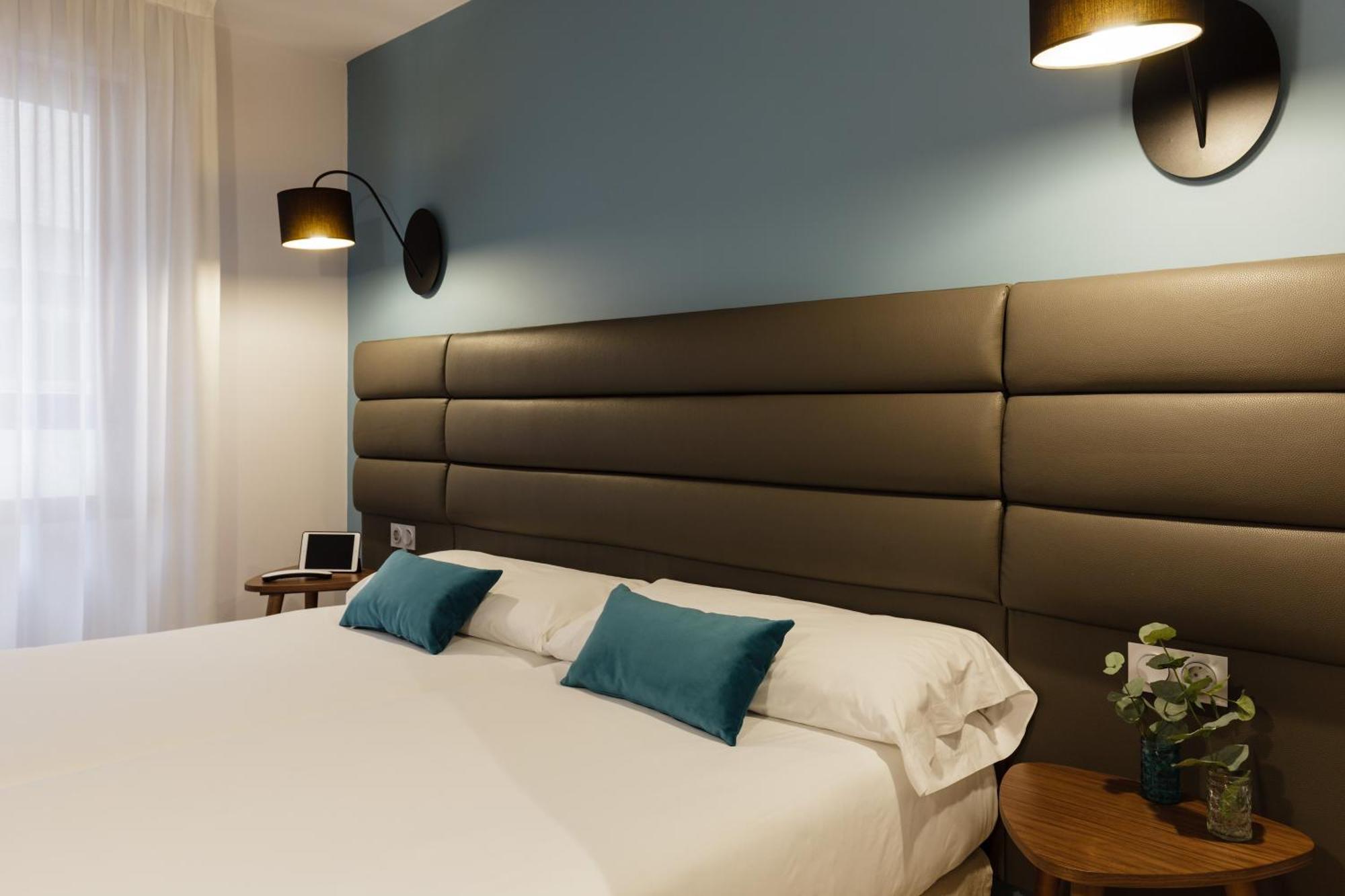 Suites Pamplona Plaza Exteriör bild