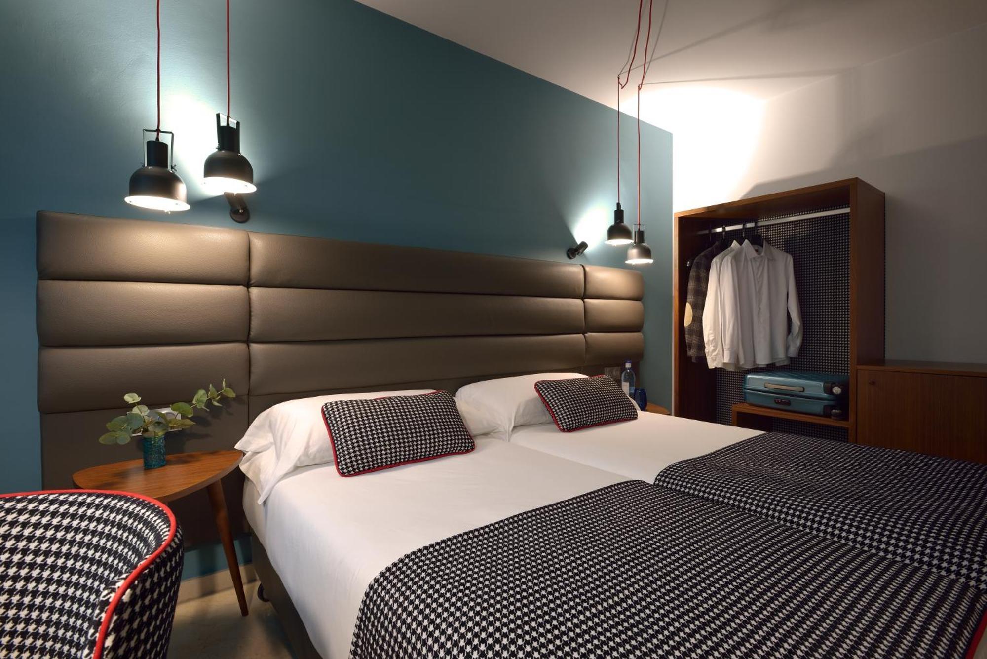 Suites Pamplona Plaza Exteriör bild